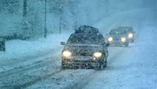 cars-driving-in-snow